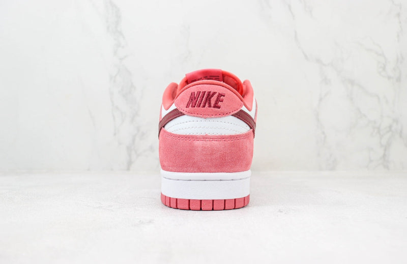 Nike Dunk Low Valentine's Day (2024)